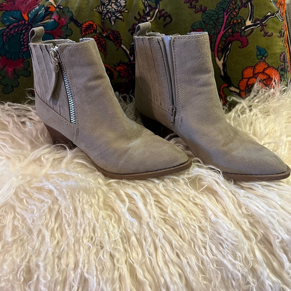 Carlos by Carlos Santana Women's Gray Ankle Boots